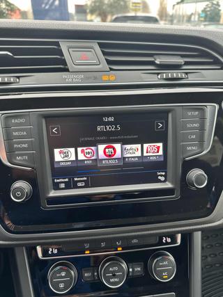 VOLKSWAGEN Touran usata, con Park Distance Control