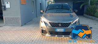 PEUGEOT 5008 usata, con Airbag