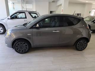 LANCIA Ypsilon usata, con Autoradio