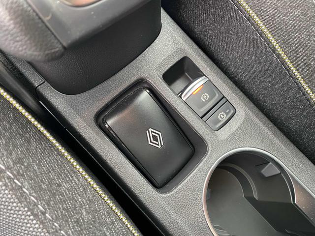 RENAULT Captur usata, con Touch screen