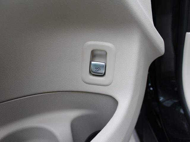 MERCEDES-BENZ GLC 220 usata, con Specchietti laterali elettrici