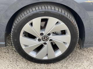 VOLKSWAGEN Golf usata, con Airbag testa