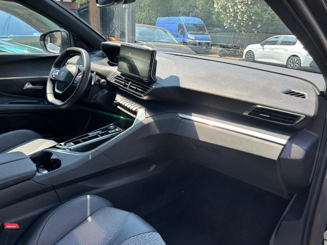 PEUGEOT 5008 usata, con Cerchi in lega