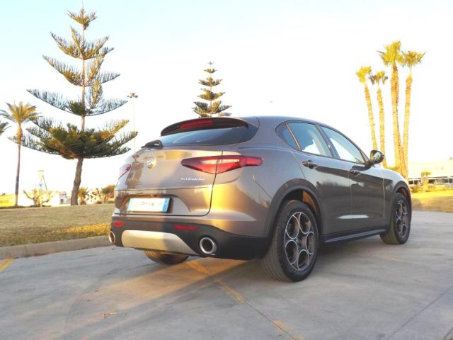 ALFA ROMEO Stelvio usata, con Leve al volante