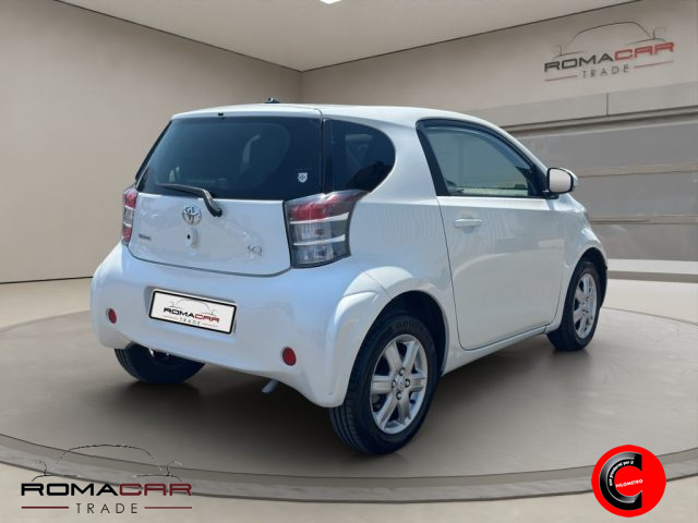 TOYOTA iQ usata, con Autoradio