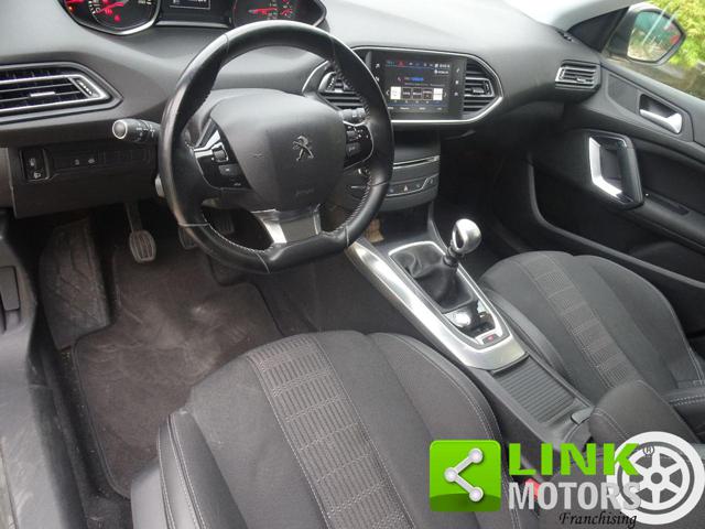PEUGEOT 308 usata, con USB