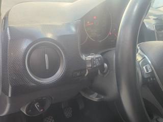 VOLKSWAGEN up! usata, con Luci diurne