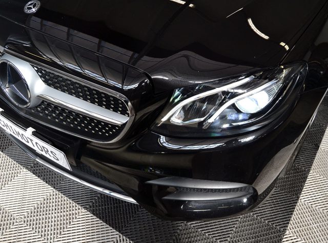 MERCEDES-BENZ E 220 usata, con Volante in pelle