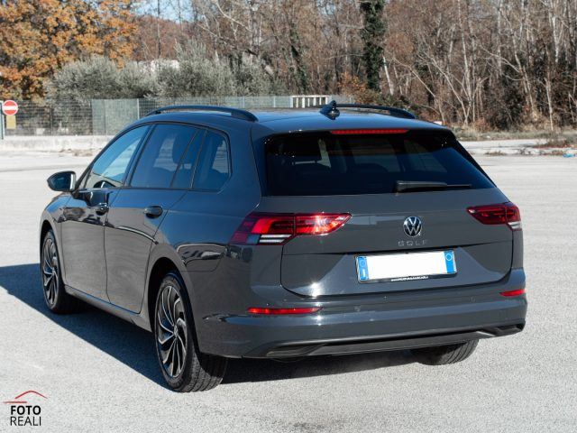 VOLKSWAGEN Golf Variant usata, con Park Distance Control