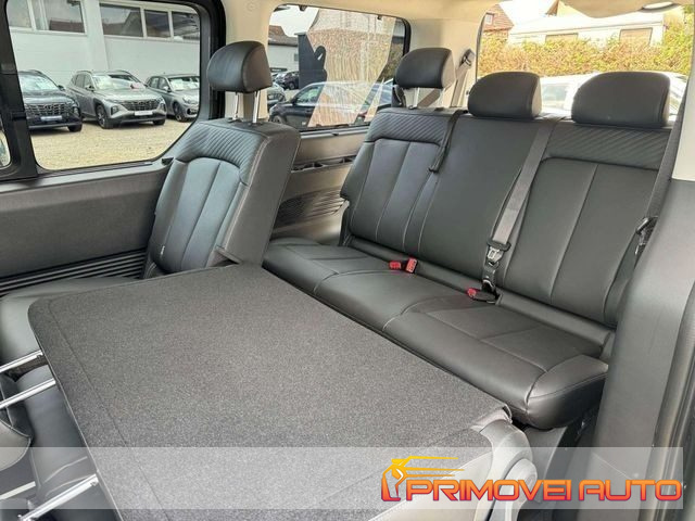 HYUNDAI Staria usata, con Autoradio