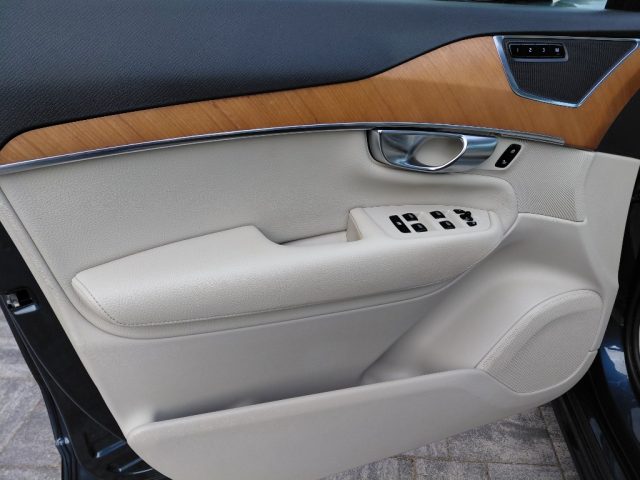 VOLVO XC90 usata, con Sistema di navigazione