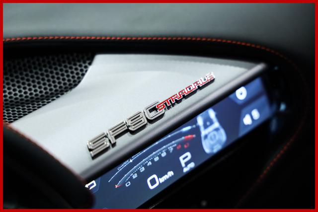 FERRARI SF90 usata, con Touch screen
