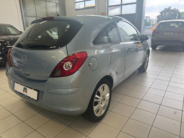 OPEL Corsa usata, con Climatizzatore