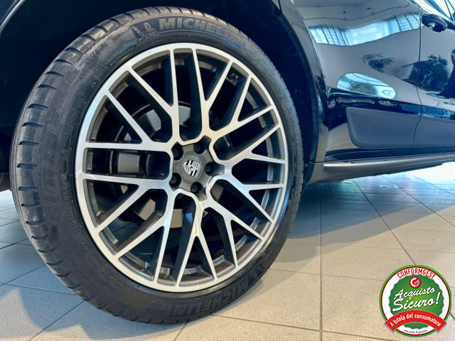 PORSCHE Macan usata, con Autoradio