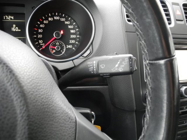 VOLKSWAGEN Golf usata, con Sensori di parcheggio anteriori