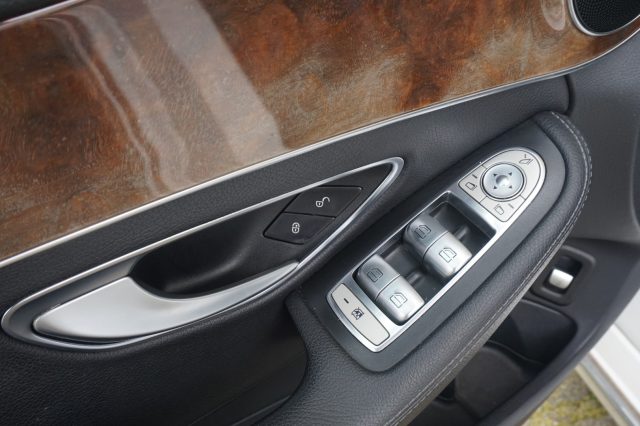 MERCEDES-BENZ C 220 usata, con Servosterzo