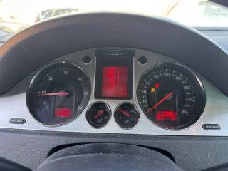 VOLKSWAGEN Passat usata, con Alzacristalli elettrici