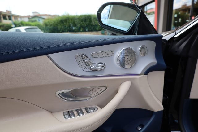 MERCEDES-BENZ E 220 usata, con Carica per smartphone a induzione