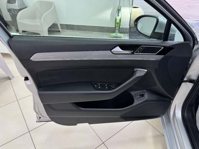 VOLKSWAGEN Passat Variant usata, con Cruise Control