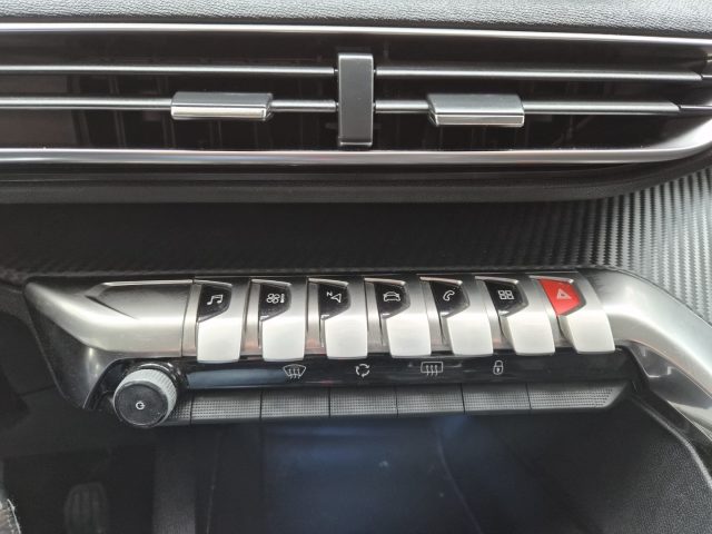 PEUGEOT 3008 usata, con Sistema di navigazione