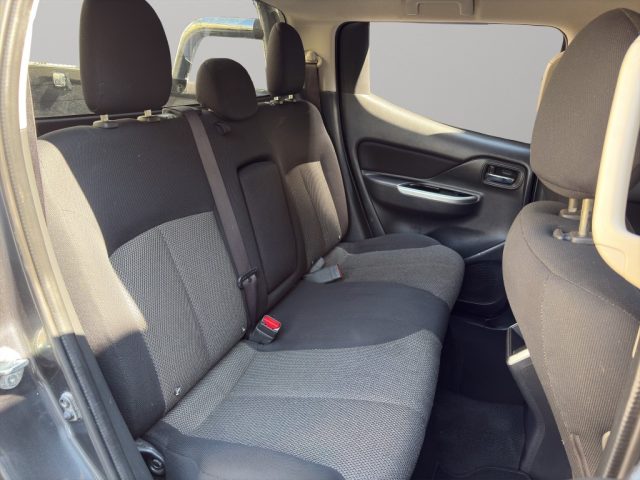 MITSUBISHI L200 usata, con Autoradio digitale