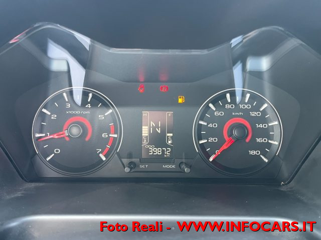 MAHINDRA KUV100 usata, con Servosterzo