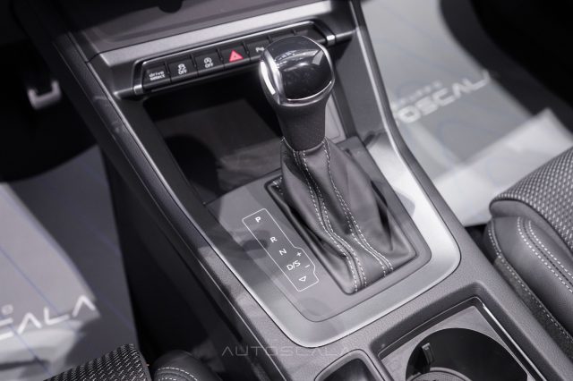 AUDI Q3 usata, con Sensori di parcheggio anteriori