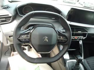 PEUGEOT 2008 usata, con Autoradio