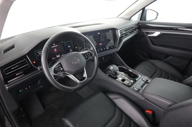 VOLKSWAGEN Touareg usata 0