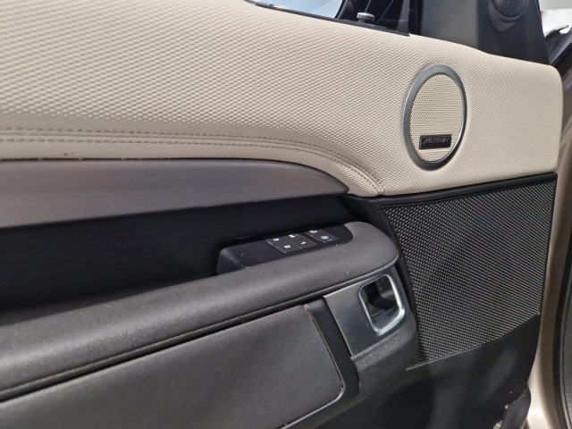 LAND ROVER Discovery usata, con Luci diurne LED