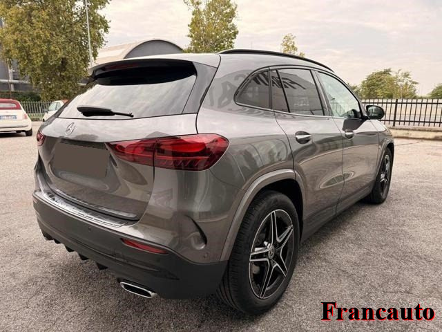 MERCEDES-BENZ GLA 200 usata, con Airbag
