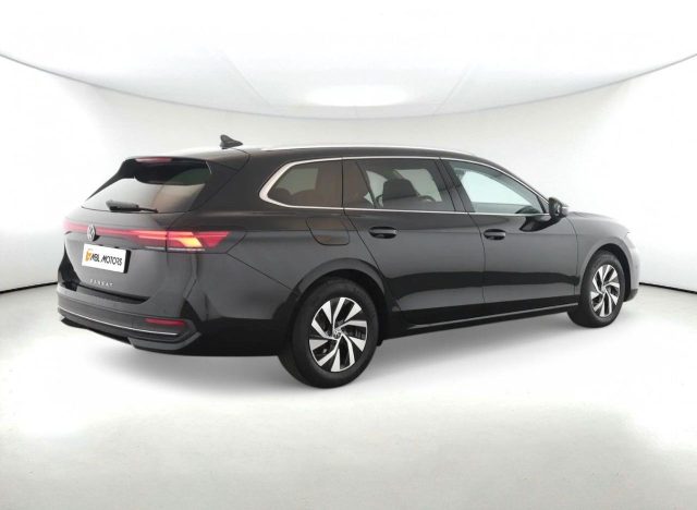 VOLKSWAGEN Passat Variant usata, con Airbag