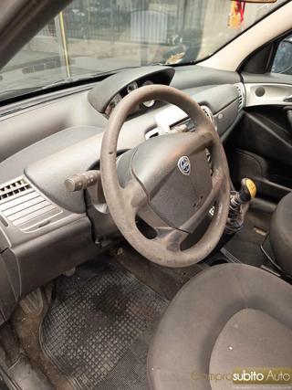 LANCIA Ypsilon usata, con Fendinebbia
