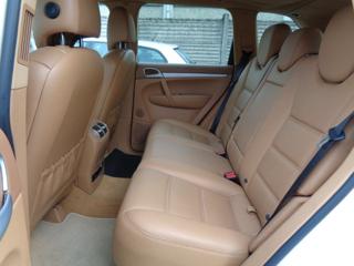 PORSCHE Cayenne usata, con Autoradio