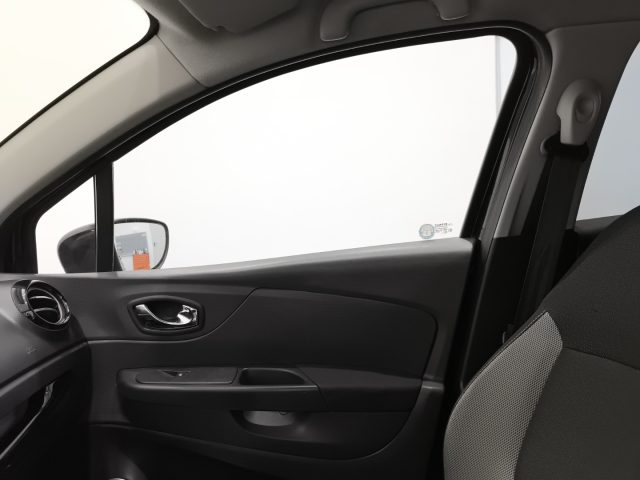 RENAULT Captur usata, con Park Distance Control