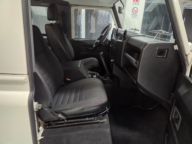 LAND ROVER Defender usata 20