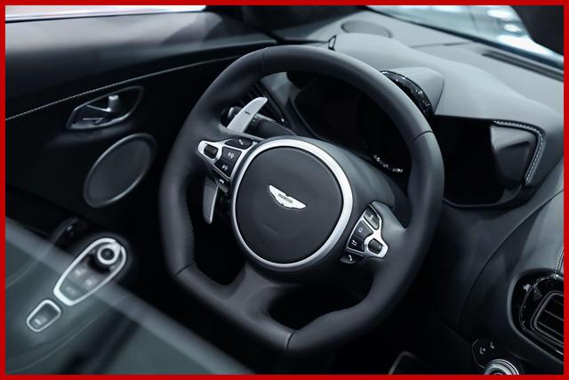ASTON MARTIN Vantage usata, con Fari Xenon