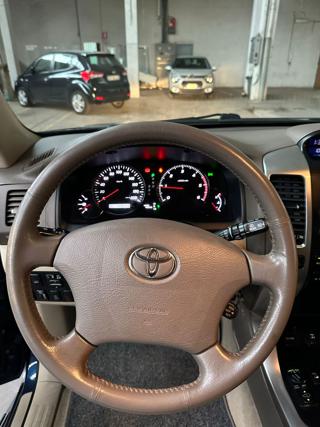 TOYOTA Land Cruiser usata, con Hill holder