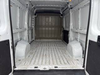 PEUGEOT Boxer usata, con Servosterzo