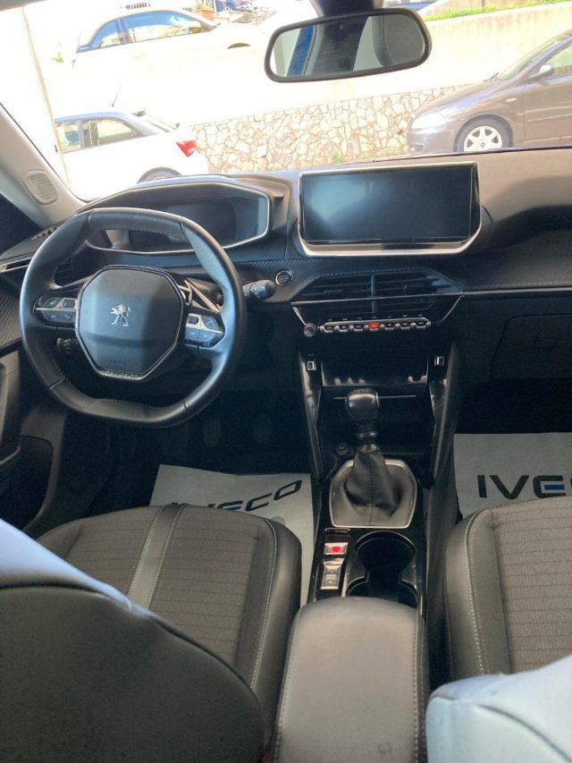 PEUGEOT 2008 usata, con Climatizzatore