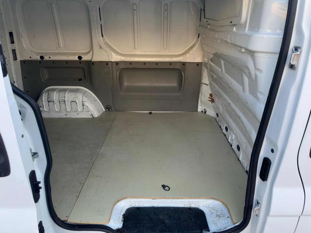 RENAULT Trafic usata 17