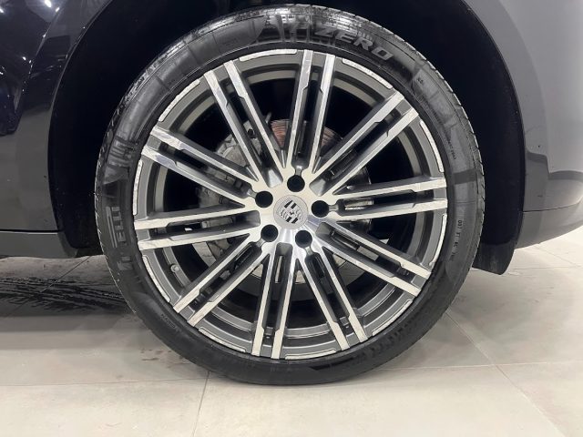 PORSCHE Macan usata, con Boardcomputer
