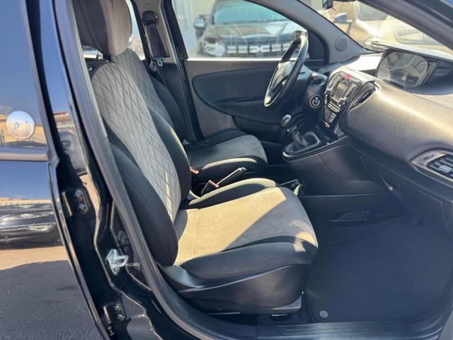 LANCIA Ypsilon usata, con Volante in pelle