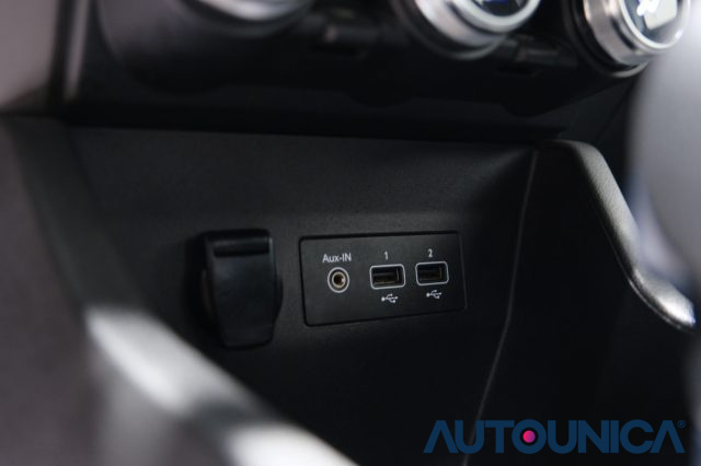 RENAULT Clio usata, con Specchietti laterali elettrici