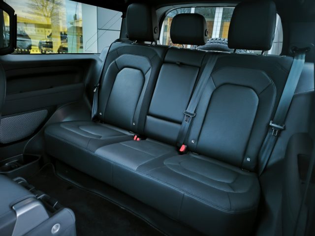 LAND ROVER Defender usata, con Autoradio