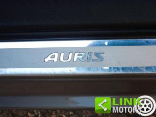 TOYOTA Auris usata, con Park Distance Control