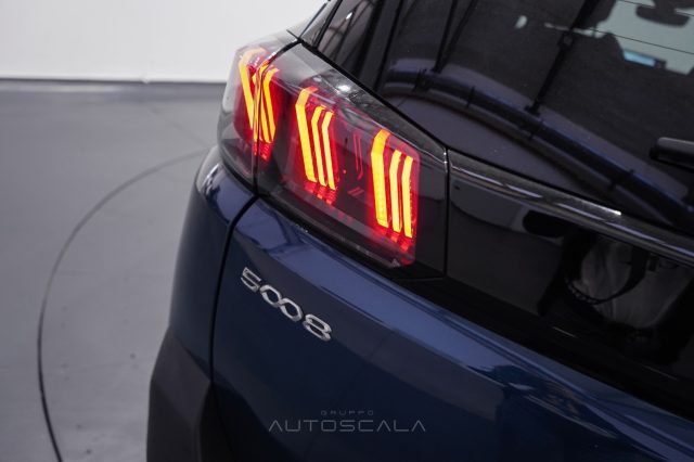 PEUGEOT 5008 usata, con Apple CarPlay