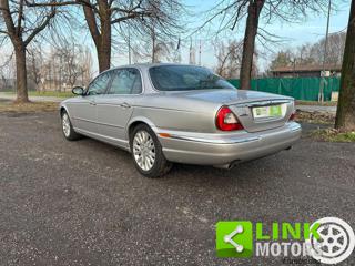 JAGUAR XJ usata, con Autoradio