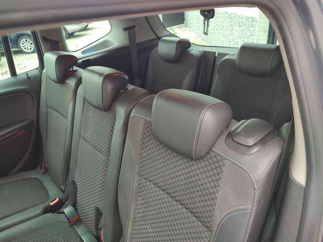OPEL Zafira Tourer usata, con Controllo automatico clima