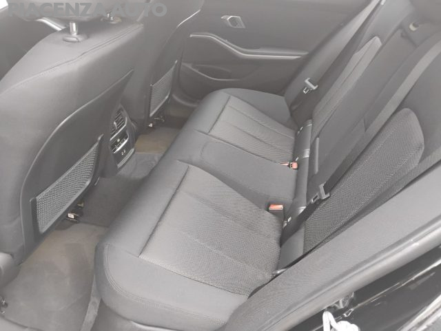 BMW 318 usata, con Controllo automatico clima